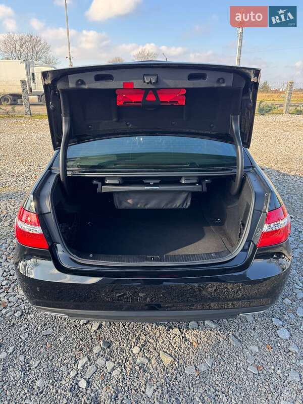 Седан Mercedes-Benz E-Class 2012 в Бродах