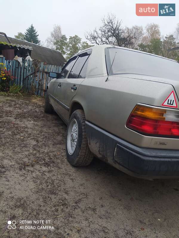 Седан Mercedes-Benz E-Class 1989 в Ровно фото 7 Седан Mercedes-Benz E-Class 1989 в Ровно