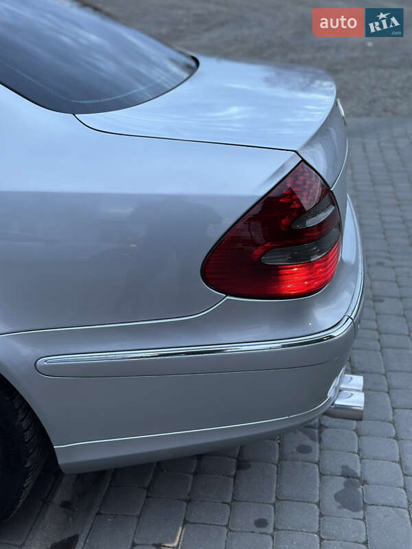 Седан Mercedes-Benz E-Class 2003 в Снятине