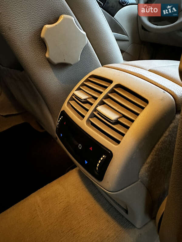 Седан Mercedes-Benz E-Class 2003 в Снятине