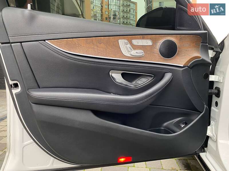 Седан Mercedes-Benz E-Class 2018 в Івано-Франківську