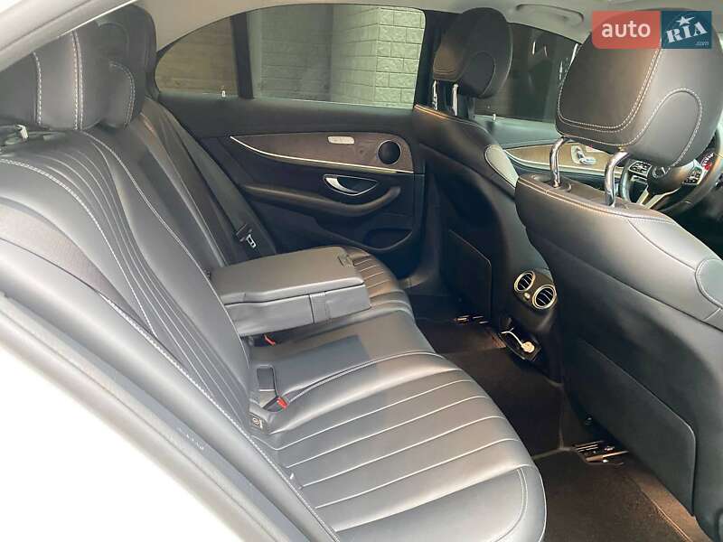 Седан Mercedes-Benz E-Class 2018 в Івано-Франківську