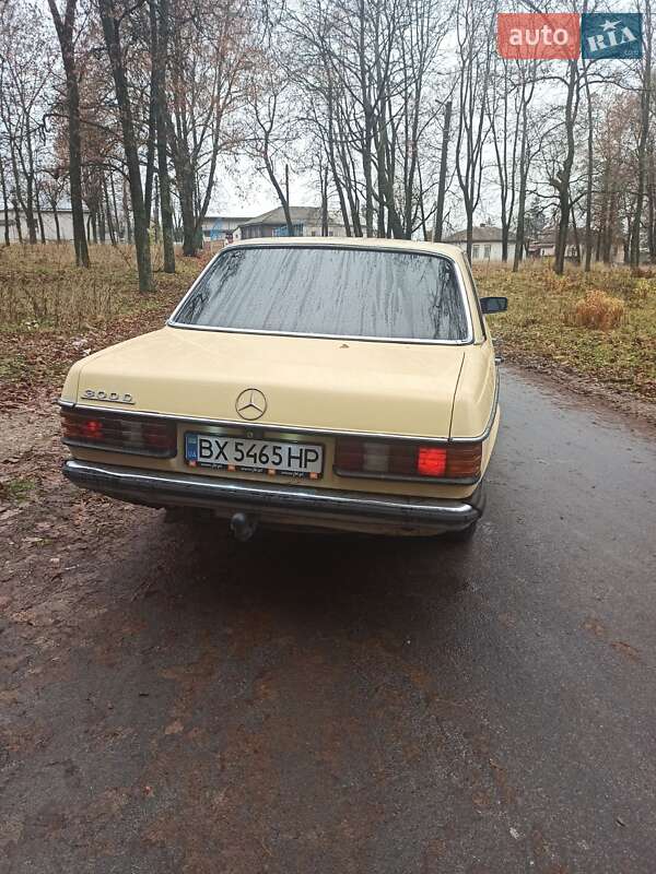 Седан Mercedes-Benz E-Class 1984 в Глухове