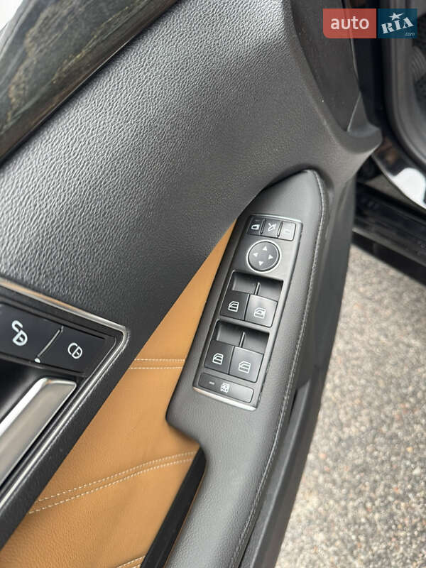 Седан Mercedes-Benz E-Class 2012 в Києві фото 30 Седан Mercedes-Benz E-Class 2012 в Києві