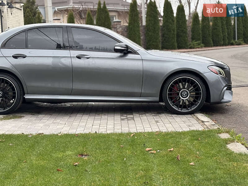 Седан Mercedes-Benz E-Class 2018 в Києві