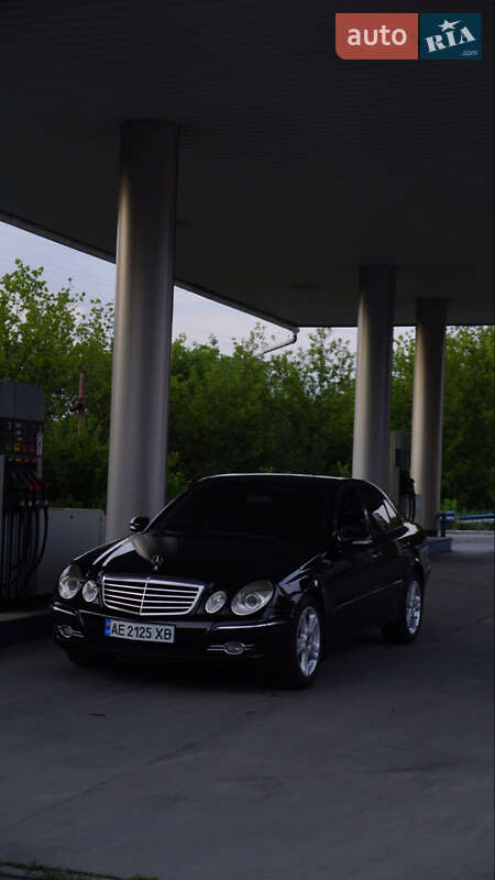 Седан Mercedes-Benz E-Class 2008 в Дніпрі
