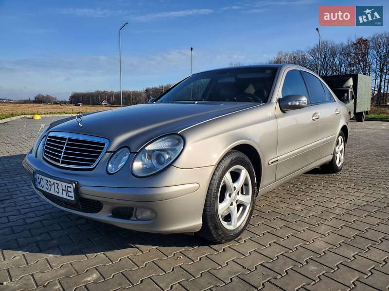 Седан Mercedes-Benz E-Class 2004 в Луцке