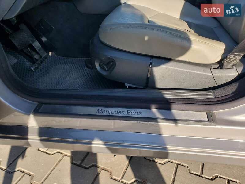 Седан Mercedes-Benz E-Class 2004 в Луцке