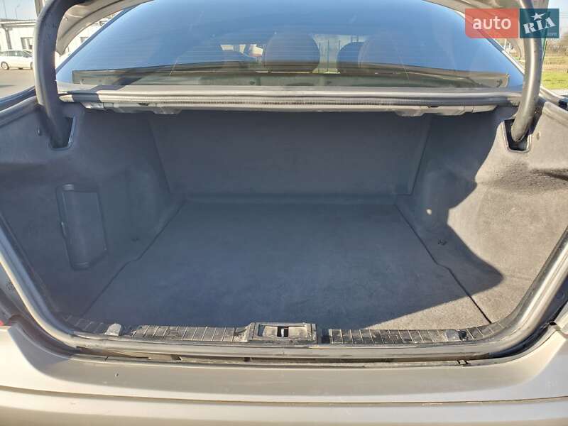 Седан Mercedes-Benz E-Class 2004 в Луцке