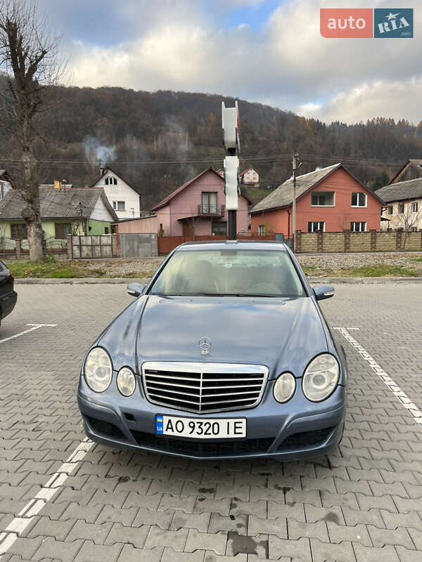 Седан Mercedes-Benz E-Class 2003 в Рахове фото Седан Mercedes-Benz E-Class 2003 в Рахове