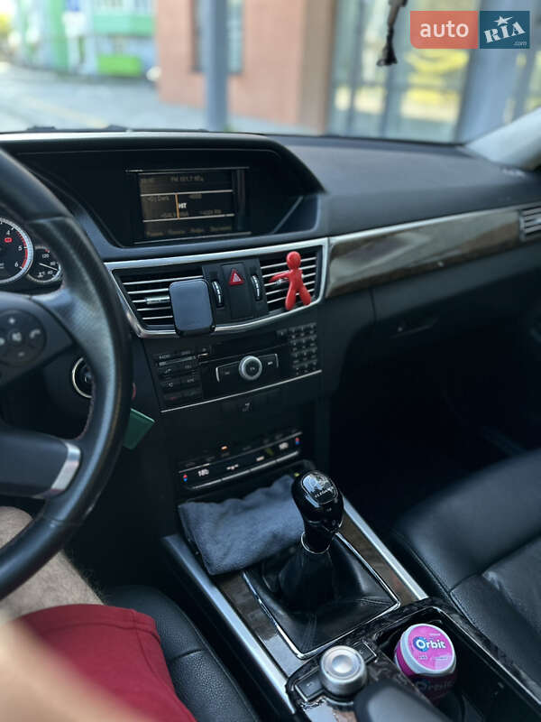 Седан Mercedes-Benz E-Class 2010 в Львові фото 24 Седан Mercedes-Benz E-Class 2010 в Львові