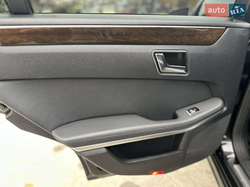 Седан Mercedes-Benz E-Class 2012 в Миколаєві