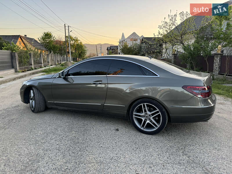 Купе Mercedes-Benz E-Class 2011 в Тячеві