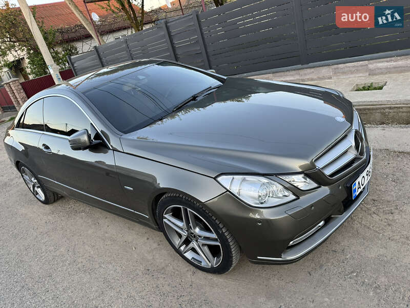 Купе Mercedes-Benz E-Class 2011 в Тячеві