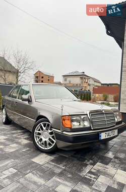 Седан Mercedes-Benz E-Class 1991 в Тернополі