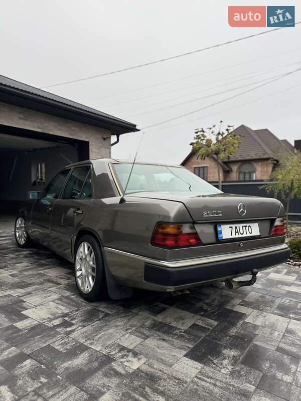 Седан Mercedes-Benz E-Class 1991 в Тернополі