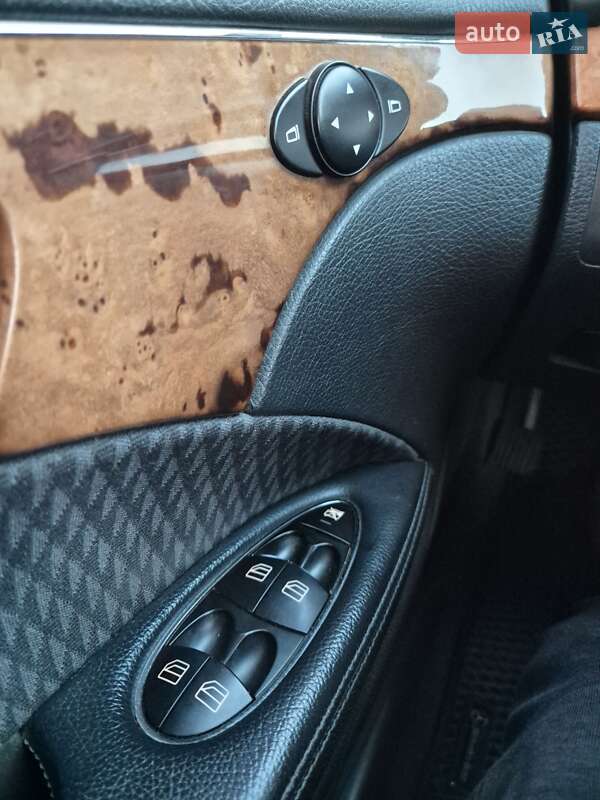 Седан Mercedes-Benz E-Class 2002 в Львові фото 24 Седан Mercedes-Benz E-Class 2002 в Львові