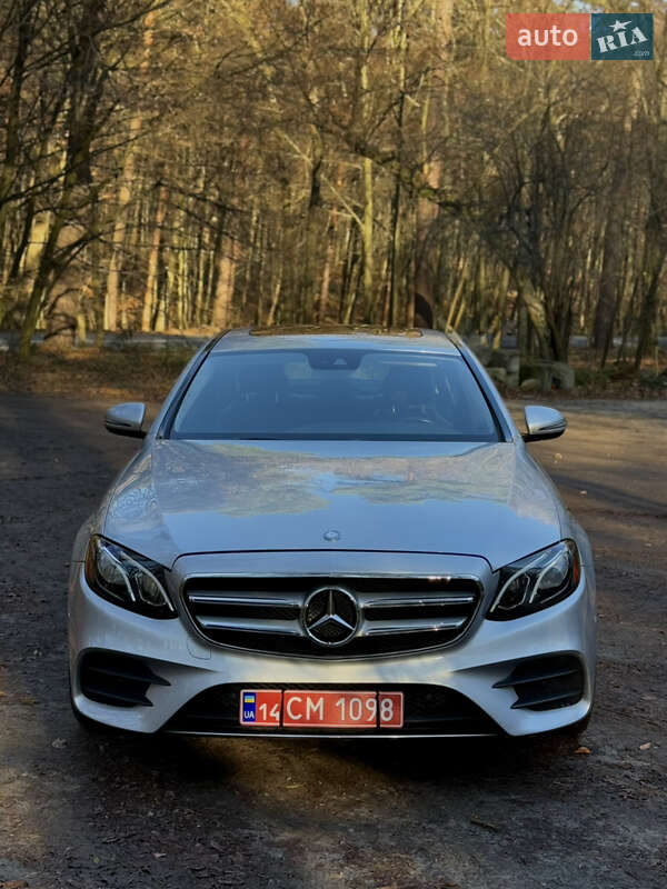 Седан Mercedes-Benz E-Class 2018 в Львове