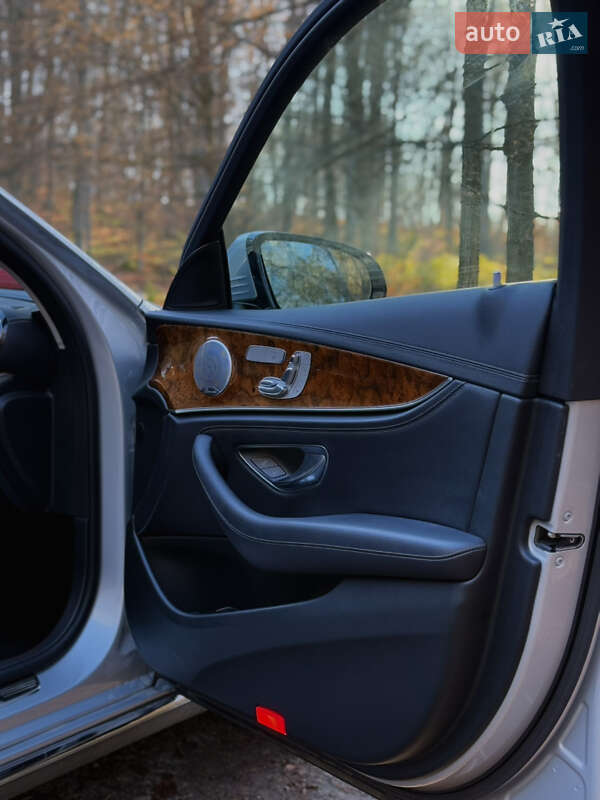 Седан Mercedes-Benz E-Class 2018 в Львове