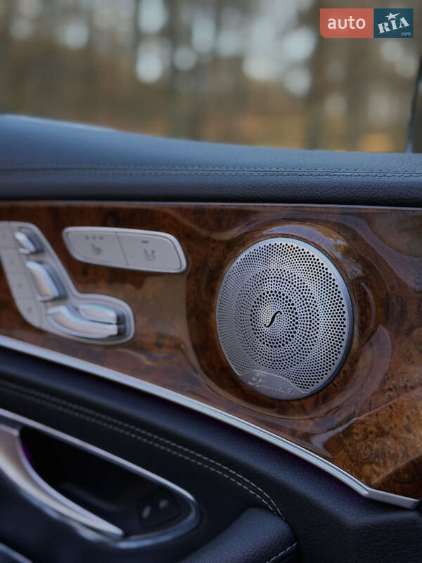 Седан Mercedes-Benz E-Class 2018 в Львове