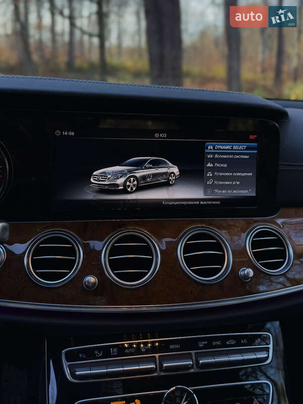 Седан Mercedes-Benz E-Class 2018 в Львове