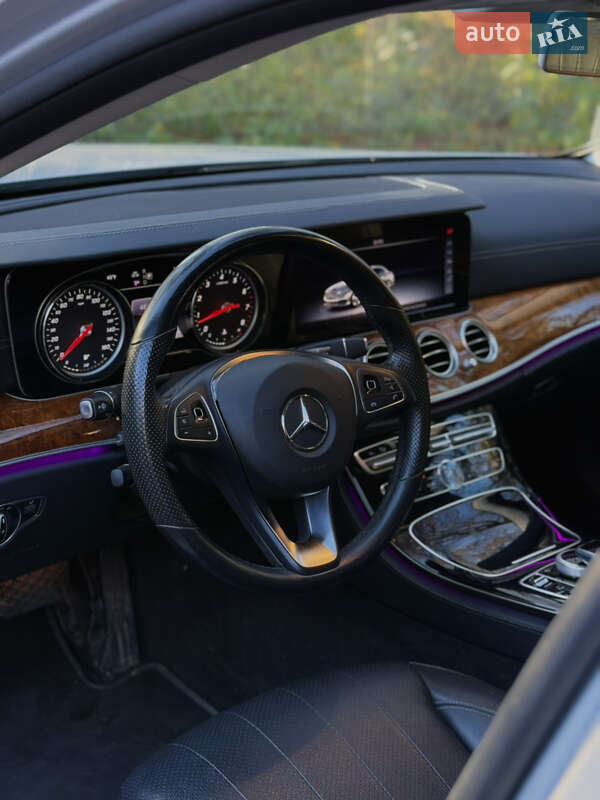 Седан Mercedes-Benz E-Class 2018 в Львове