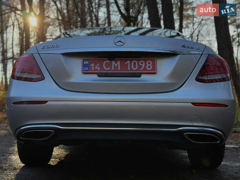 Седан Mercedes-Benz E-Class 2018 в Львове