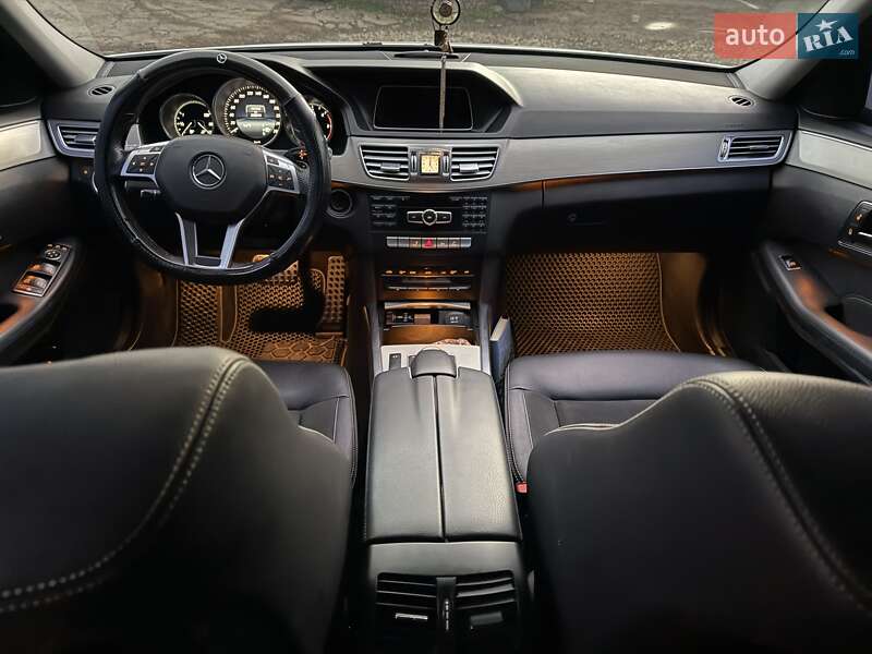 Седан Mercedes-Benz E-Class 2013 в Чернівцях фото 24 Седан Mercedes-Benz E-Class 2013 в Чернівцях