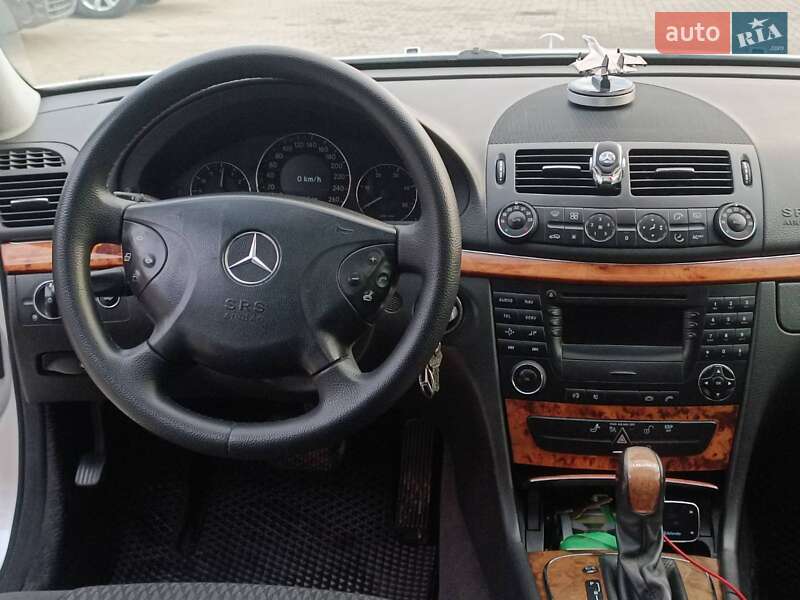 Седан Mercedes-Benz E-Class 2005 в Черновцах фото 7 Седан Mercedes-Benz E-Class 2005 в Черновцах