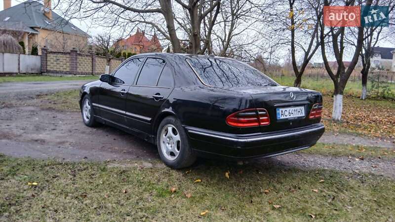 Седан Mercedes-Benz E-Class 2001 в Луцке