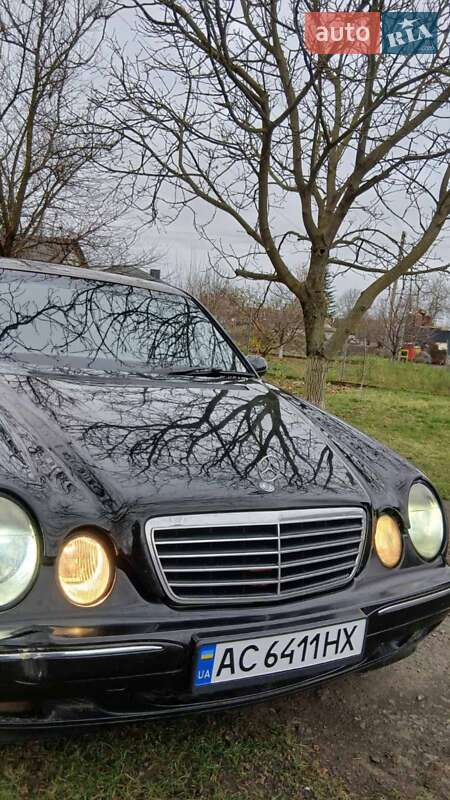 Седан Mercedes-Benz E-Class 2001 в Луцке