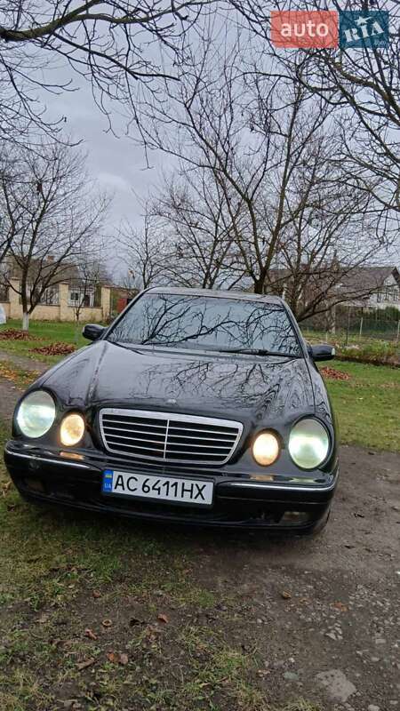 Седан Mercedes-Benz E-Class 2001 в Луцке