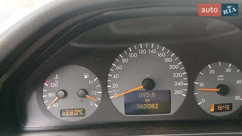 Седан Mercedes-Benz E-Class 2001 в Луцке