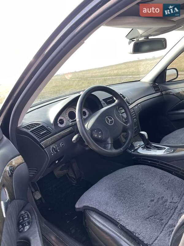 Седан Mercedes-Benz E-Class 2005 в Погребище фото 4 Седан Mercedes-Benz E-Class 2005 в Погребище