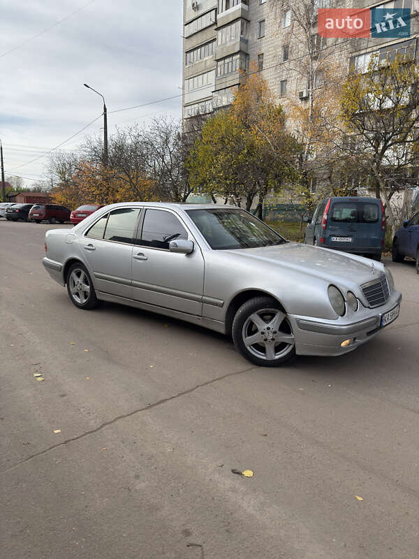 Седан Mercedes-Benz E-Class 2001 в Борисполе