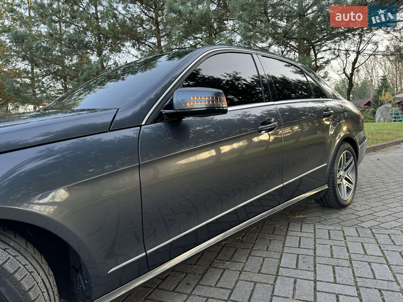 Седан Mercedes-Benz E-Class 2012 в Дрогобыче