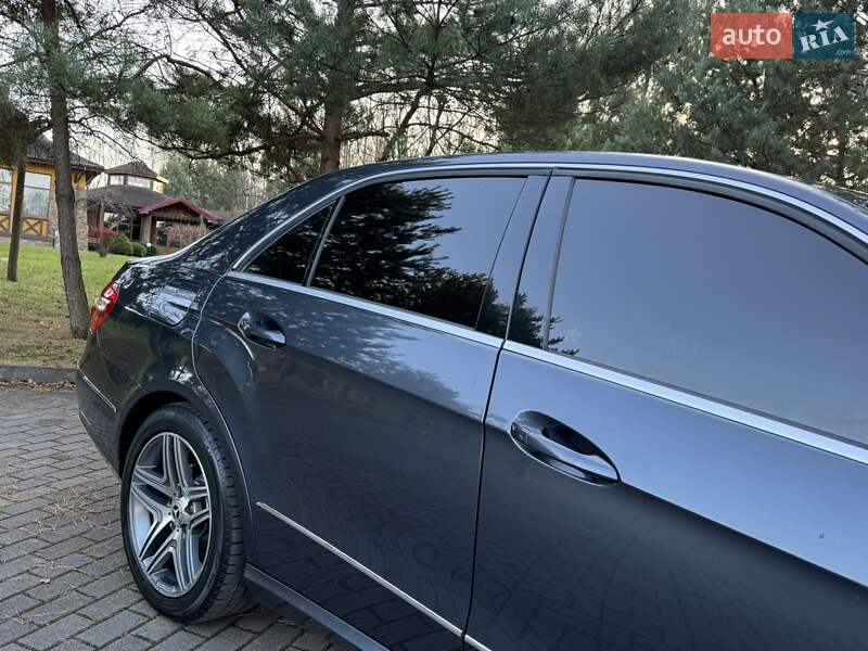 Седан Mercedes-Benz E-Class 2012 в Дрогобыче