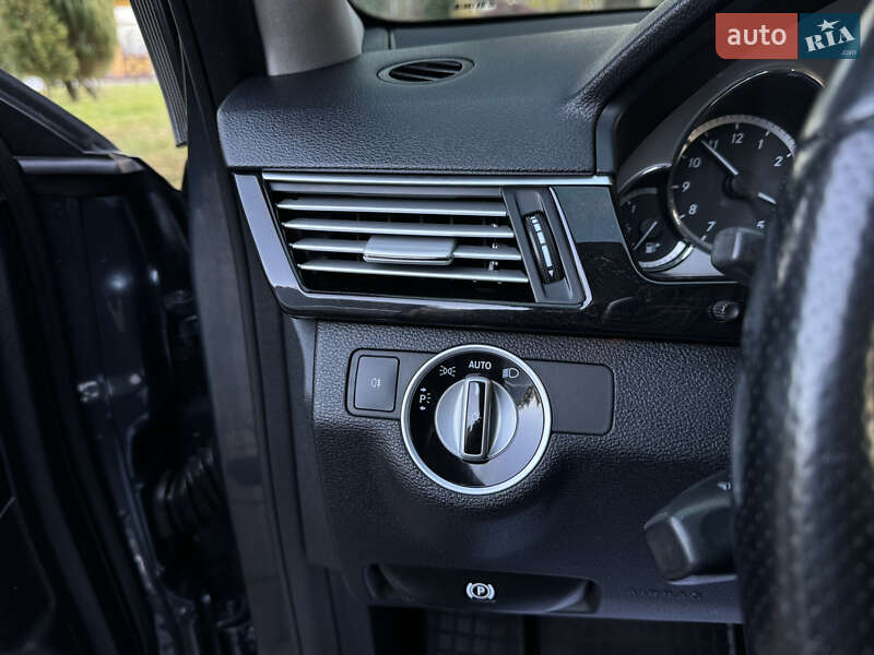 Седан Mercedes-Benz E-Class 2012 в Дрогобыче
