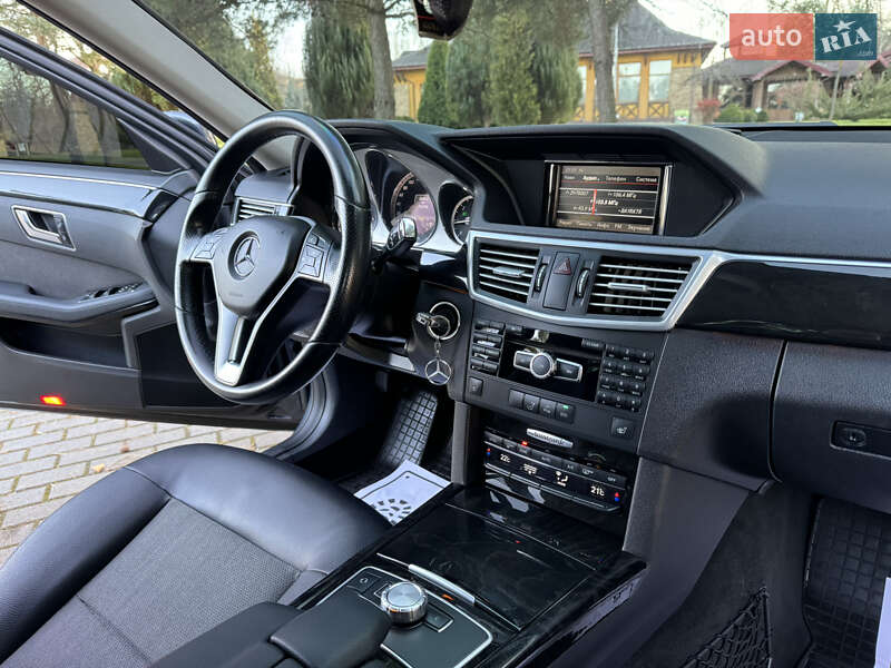 Седан Mercedes-Benz E-Class 2012 в Дрогобыче