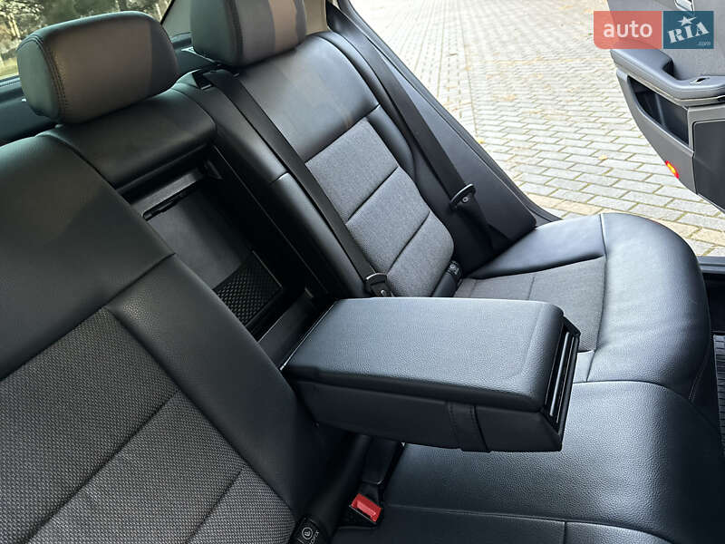 Седан Mercedes-Benz E-Class 2012 в Дрогобыче