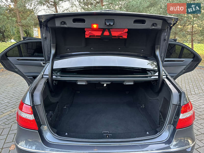 Седан Mercedes-Benz E-Class 2012 в Дрогобыче