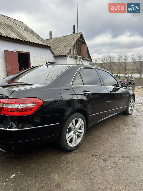 Седан Mercedes-Benz E-Class 2011 в Первомайске фото 5 Седан Mercedes-Benz E-Class 2011 в Первомайске