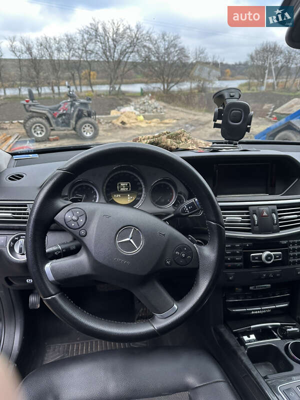 Седан Mercedes-Benz E-Class 2011 в Первомайске фото 15 Седан Mercedes-Benz E-Class 2011 в Первомайске