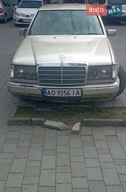 Седан Mercedes-Benz E-Class 1992 в Ужгороде
