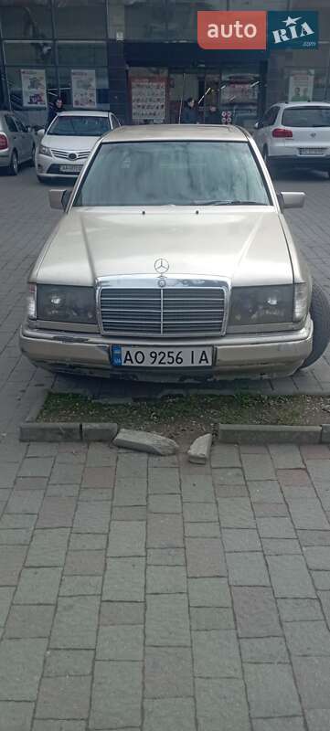 Mercedes-Benz E-Class 1992 Mercedes-Benz E-Class 1992