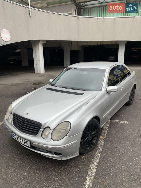 Mercedes-Benz E-Class 2002