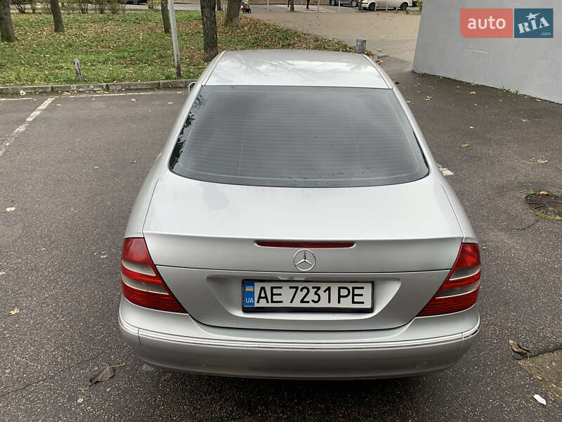 Седан Mercedes-Benz E-Class 2002 в Києві