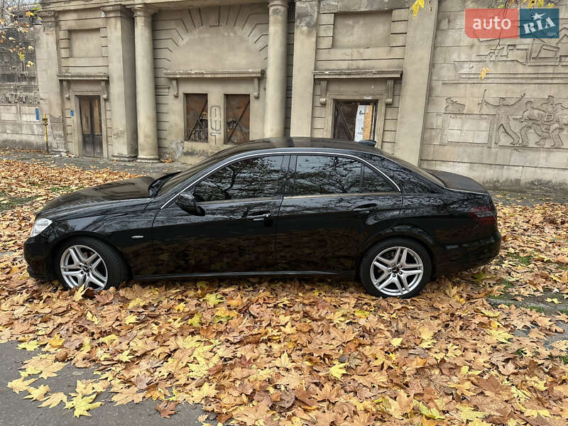 Седан Mercedes-Benz E-Class 2011 в Николаеве