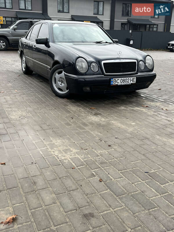 Седан Mercedes-Benz E-Class 1998 в Львове