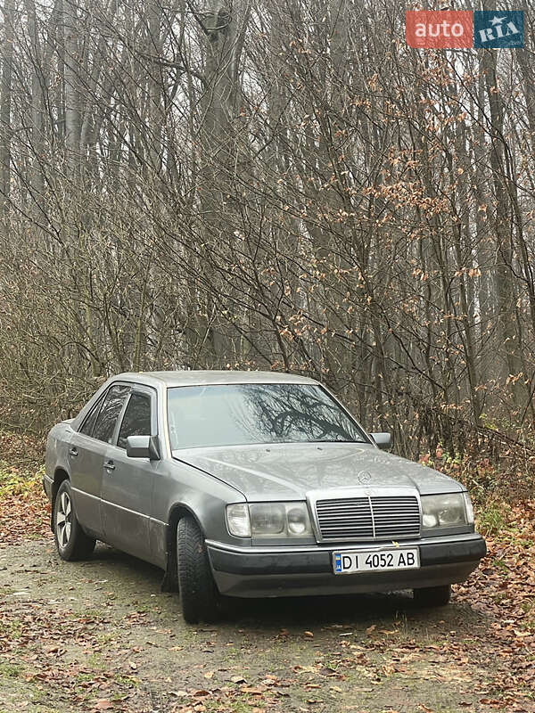 Седан Mercedes-Benz E-Class 1992 в Чернівцях фото Седан Mercedes-Benz E-Class 1992 в Чернівцях